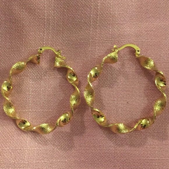Britho Hoop Earrings (Z) - Picture 3 of 4